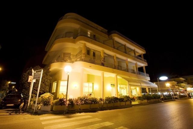 Albergo Villa Mauri Римини Экстерьер фото