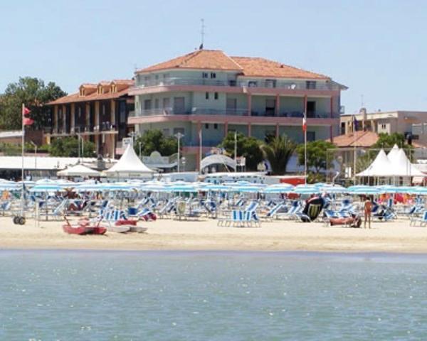 Albergo Villa Mauri Римини Экстерьер фото